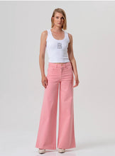 Carica l'immagine nel visualizzatore di Gallery, Pantalone flare in tessuto bull stretch
