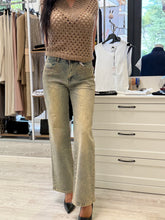 Carica l'immagine nel visualizzatore di Gallery, Jeans stardust su tasche
