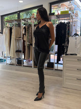 Carica l'immagine nel visualizzatore di Gallery, Leggings simil pelle
