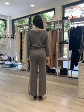 Carica l'immagine nel visualizzatore di Gallery, Maglia V tennis
