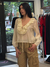 Carica l'immagine nel visualizzatore di Gallery, Blusa con rouches
