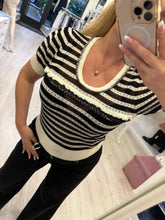 Carica l'immagine nel visualizzatore di Gallery, Maglia righe con strass
