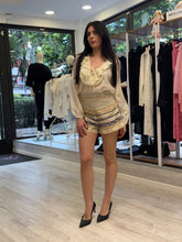 Carica l'immagine nel visualizzatore di Gallery, Blusa con rouches
