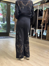 Carica l'immagine nel visualizzatore di Gallery, Pantalone ricamo
