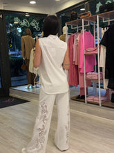 Carica l'immagine nel visualizzatore di Gallery, Camicia con ricami
