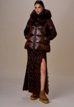 Carica l&#39;immagine nel visualizzatore di Gallery, Piumino cappa con collo pelliccia
