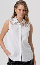 Carica l'immagine nel visualizzatore di Gallery, Camicia con ricami
