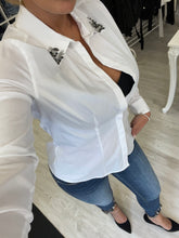 Carica l&#39;immagine nel visualizzatore di Gallery, Camicia collo Swarovski
